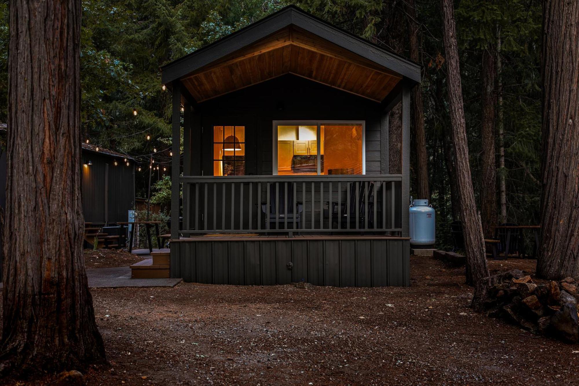 Cave Springs Resort Dunsmuir Dış mekan fotoğraf